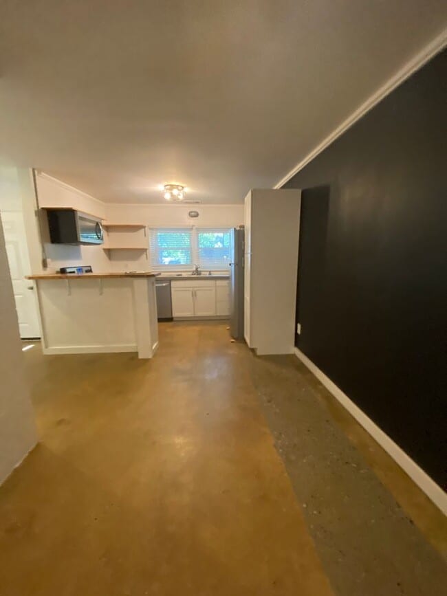 Photo - 170 Griffeth St Apartment