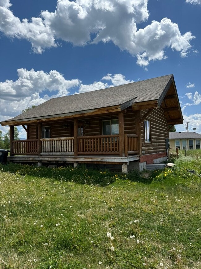 Building Photo - Beautiful Cabin in Victor