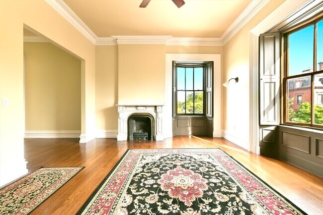 Foto del edificio - 788 E Broadway