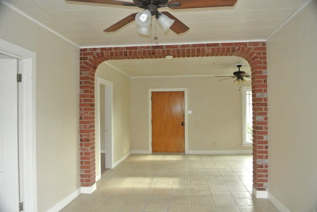Building Photo - 3213 Andrita St