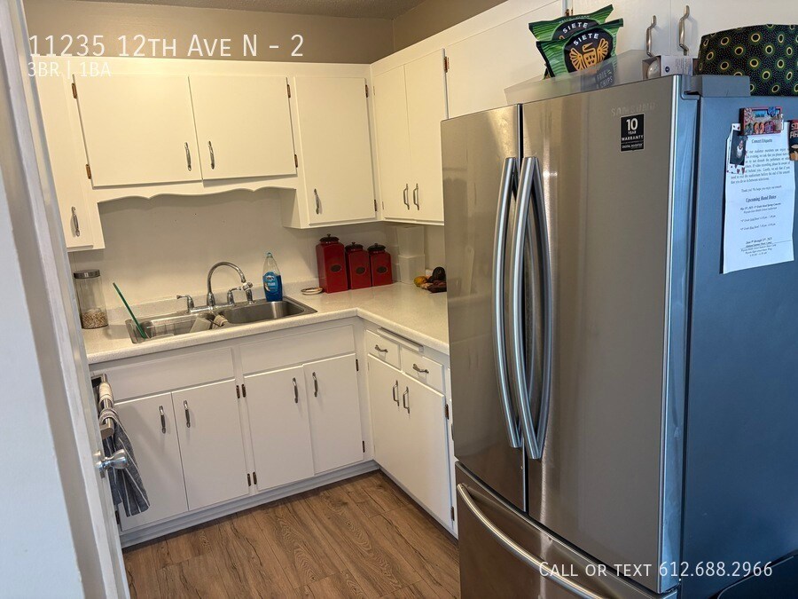 Foto principal - 11235 12th Ave N