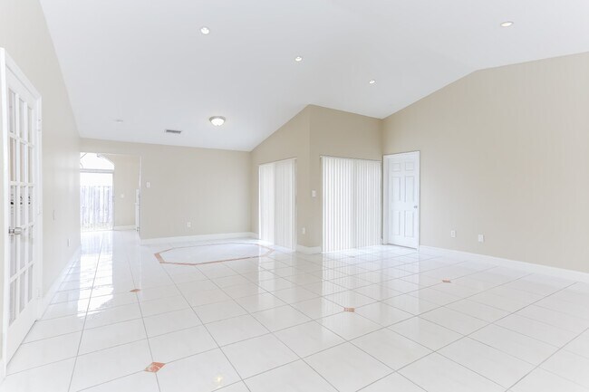 Building Photo - 15981 SW 73rd St
