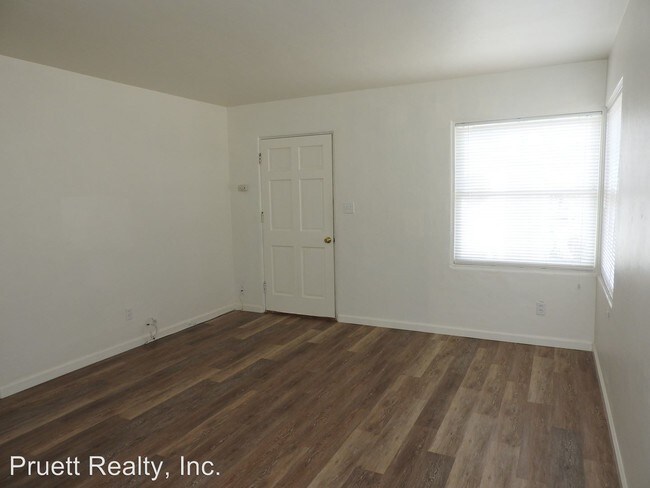 Building Photo - 737-739 Ensenada Ct