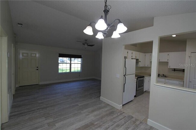 Building Photo - 3220 Whitehorse Ct