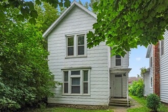Building Photo - 1322 Stophlet St