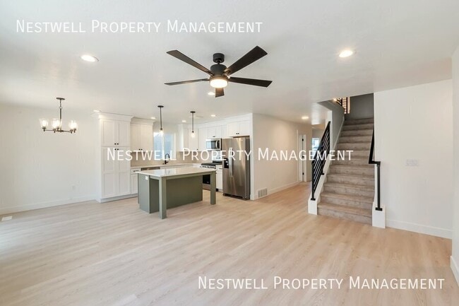 Building Photo - Brand new home with five bedrooms