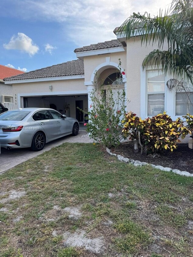Primary Photo - 3055 El Camino Real