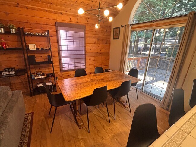 Foto del edificio - 6-Month Ski Lease in Tahoe Donner, Availab...
