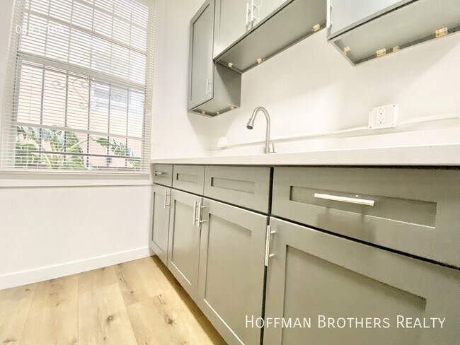 Foto del edificio - 960 S Oxford Ave