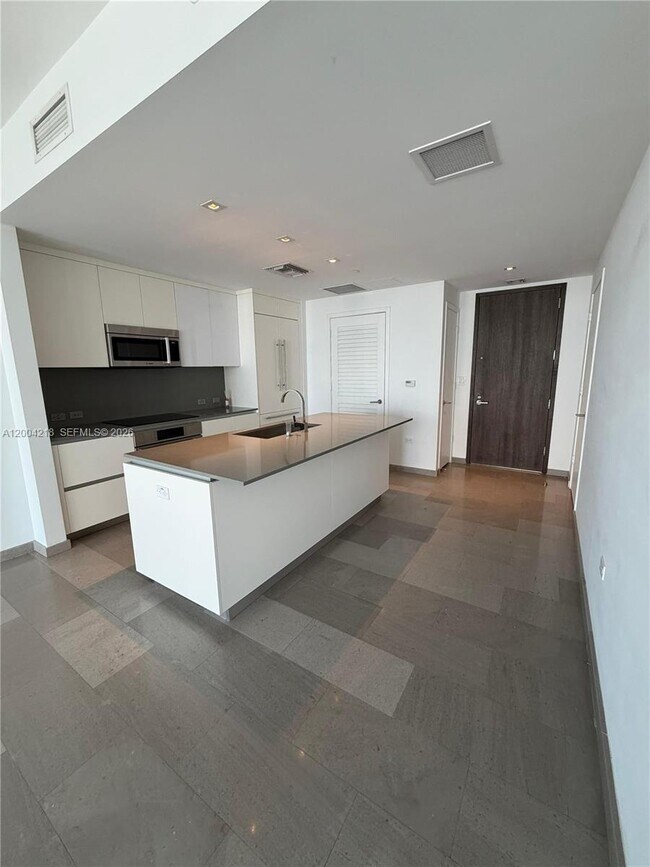 Foto del edificio - 68 SE 6th St