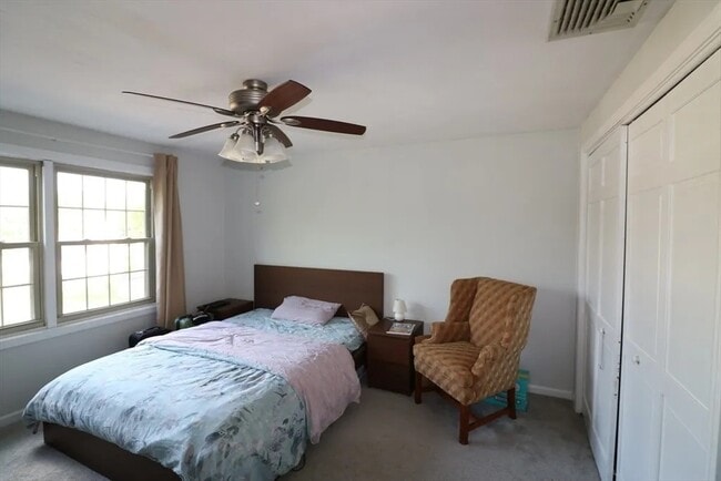 Building Photo - 10 Samoset Rd