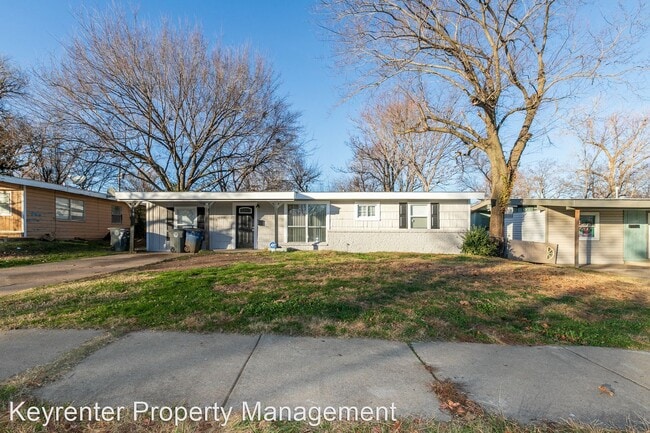 Building Photo - 4 br, 1.5 bath House - 247 E 54th St N