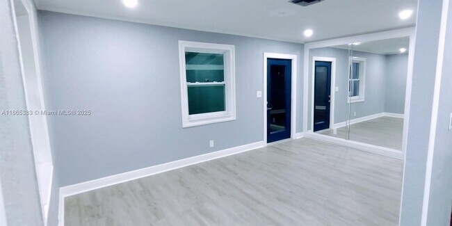 Foto del edificio - 849 W 2nd St