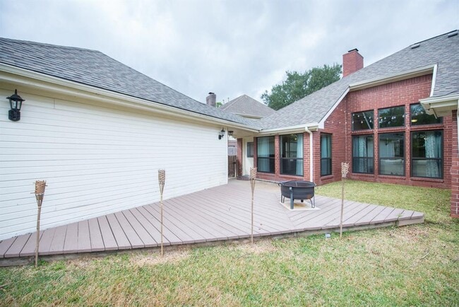Building Photo - 2021 Catamaran Dr