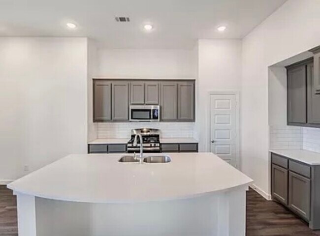 Building Photo - 1706 Cherrybrook Ln