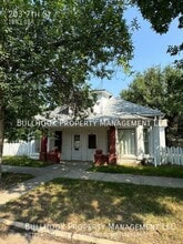 Building Photo - 203 7th St