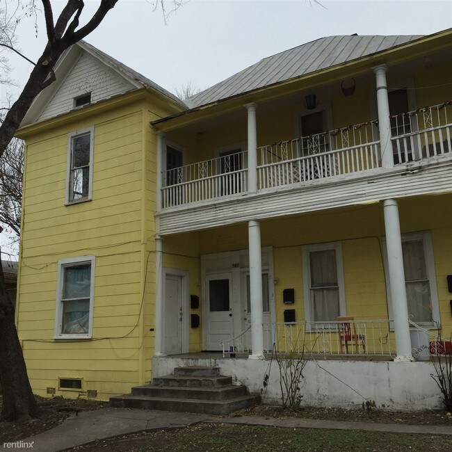Primary Photo - 707 Mason St