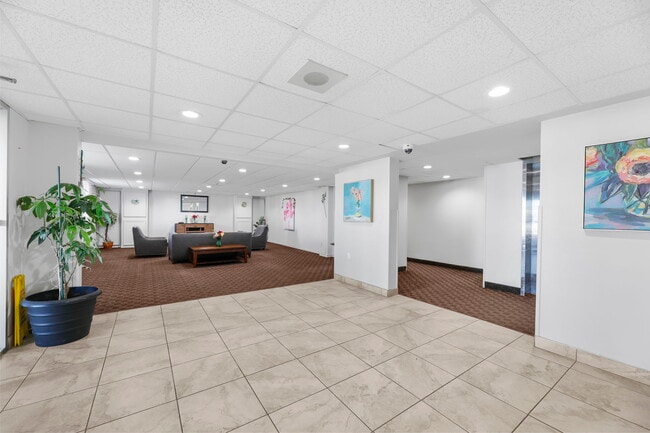 Photo du bâtiment - Chatham Tower Apartments