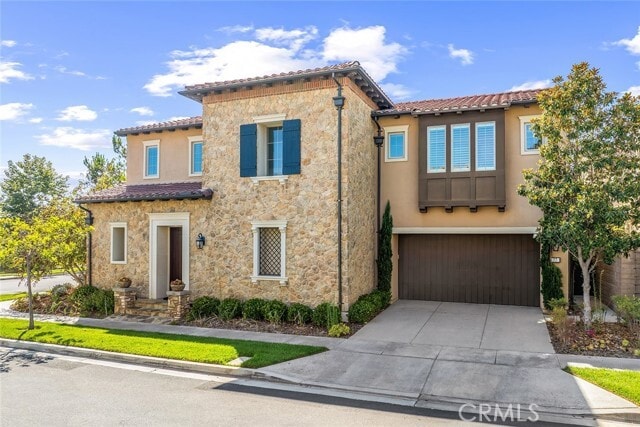 Building Photo - 77 English Saddle