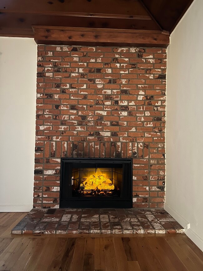 Building Photo - 5535 Radford Ave