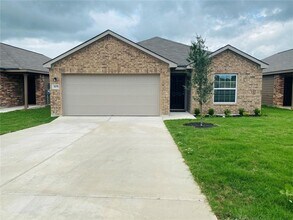 Building Photo - 305 Cres Park Dr