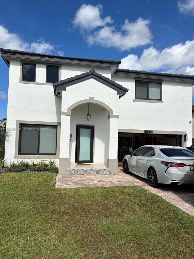 Building Photo - 16551 SW 75th St