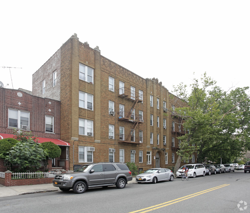 Foto principal - 1479 Dahill Rd
