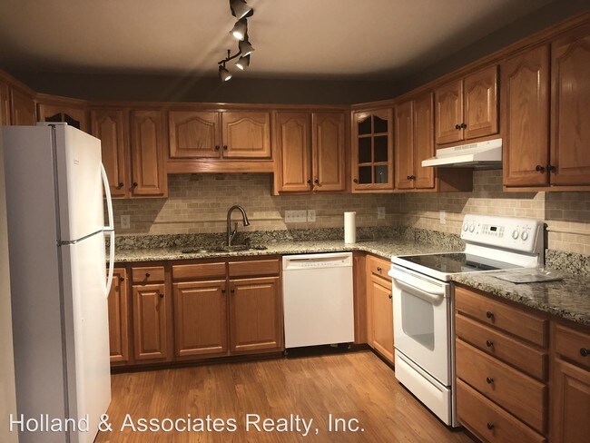 Building Photo - 3 br, 2 bath House - 632 S. Madison Street