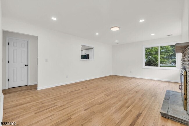 Foto del edificio - 55 Orchard Dr