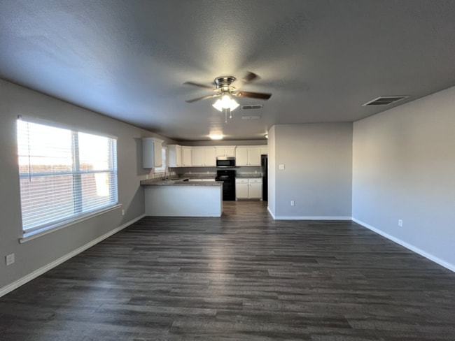 Foto del edificio - 3444 Itasca St