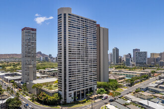 Building Photo - 2499 Kapiolani Blvd