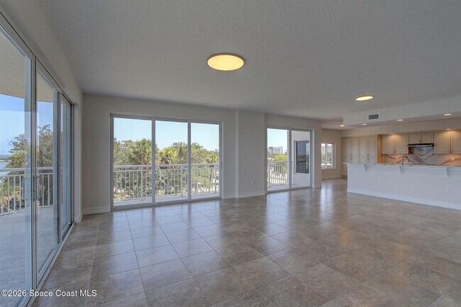Foto del edificio - 1465 S Harbor City Blvd