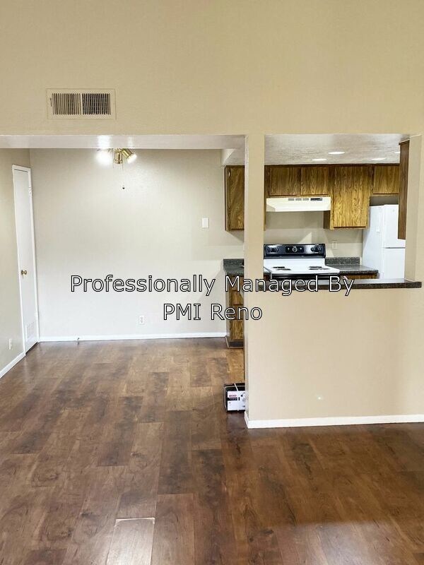 Foto del edificio - 555 E Patriot Blvd