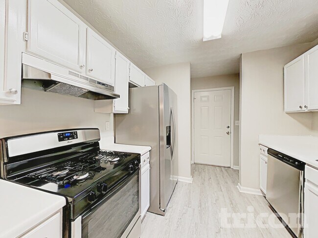 Building Photo - 8583 Misty Creek Cir