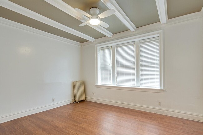 Building Photo - 101 73rd St