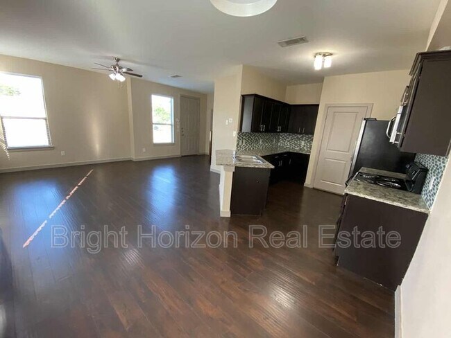 Foto del edificio - 3625 Valley Vista Dr
