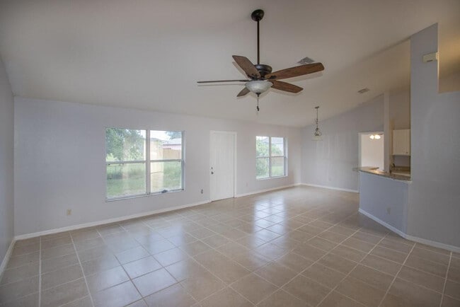 Building Photo - Amazing 4BR for Lease-to-Own!