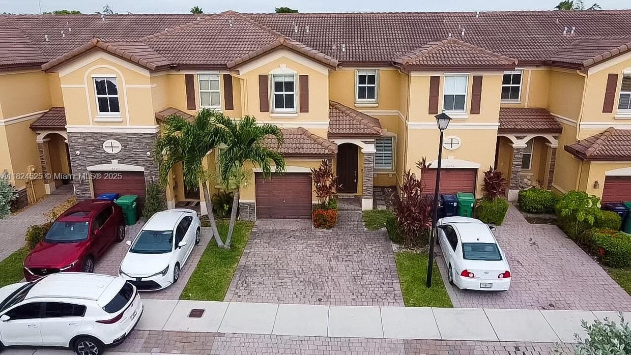 Foto principal - 8763 NW 112th Pl