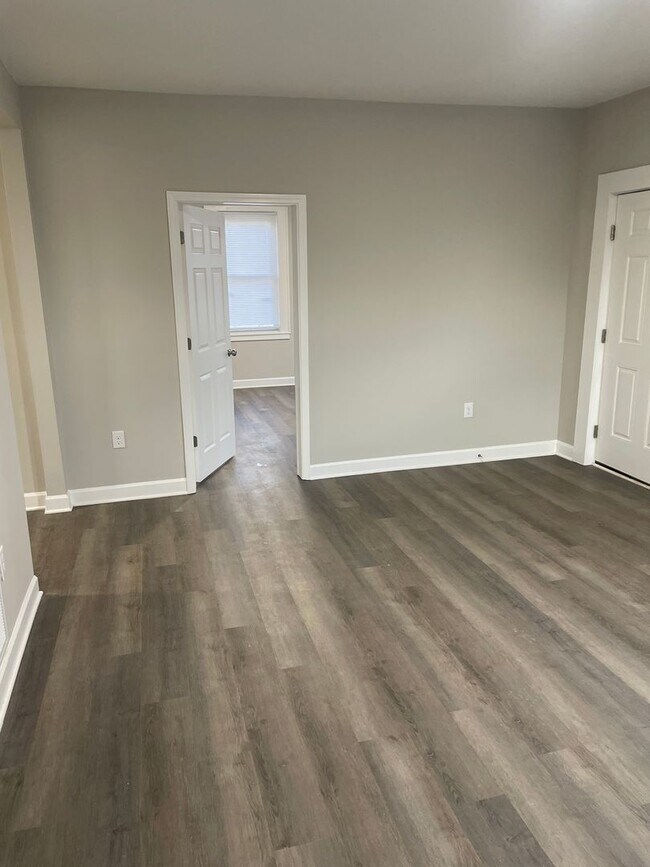 Foto del edificio - 2412 N Cleveland Ave