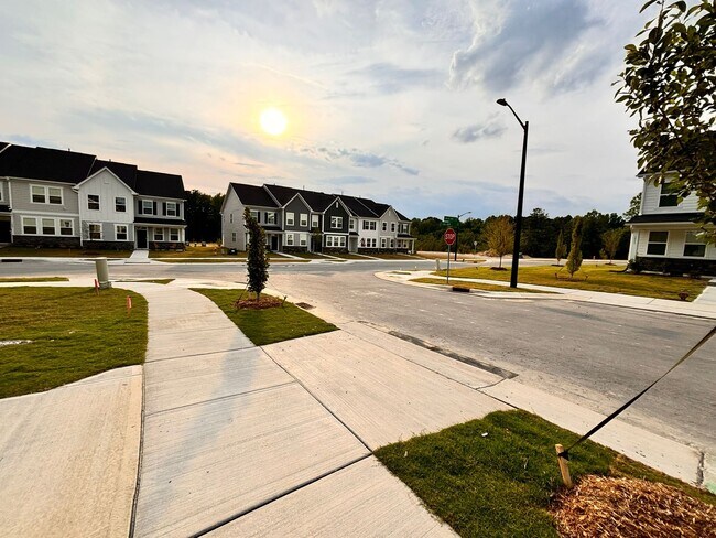 Building Photo - 1502 Foal Run Trl
