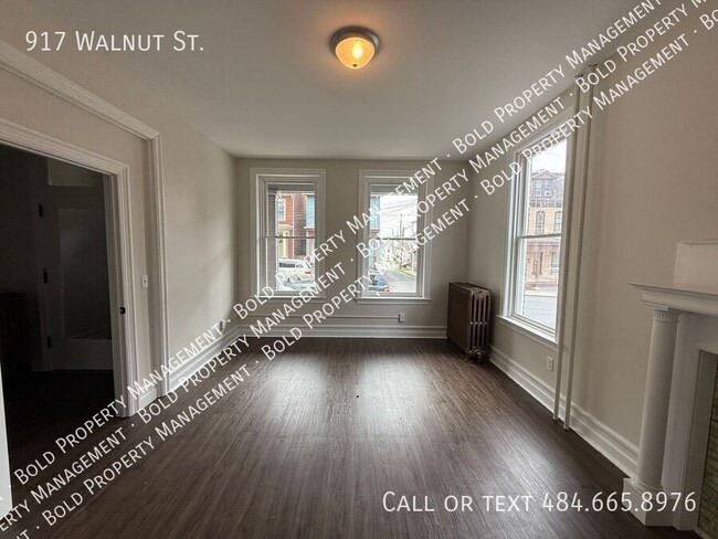 Building Photo - 917 Walnut St