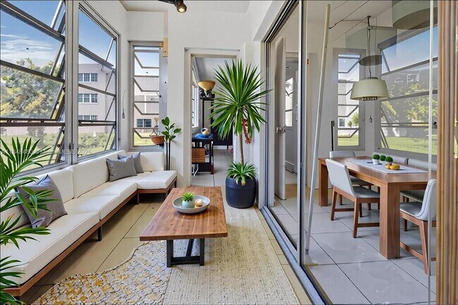 Foto del edificio - 2200 Park Ln