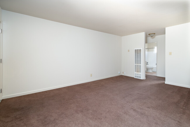 Building Photo - Parklane Apartments - KK01 - 103
