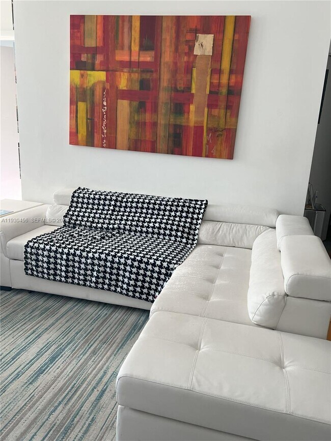 Foto del edificio - 92 SW 3rd St