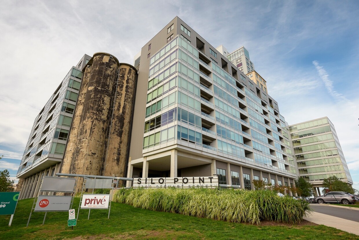 Foto principal - Stunning 2 Bedroom Condo ~ Silo Point