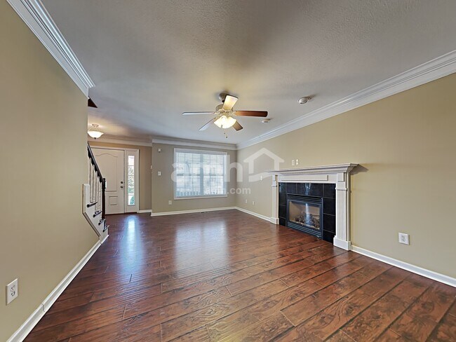 Foto del edificio - 5006 Horsestall Dr