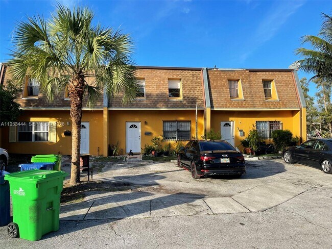 Building Photo - 5953 NW 25th Ct