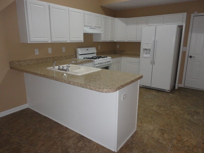 Foto del edificio - 725 Windsor Brook Ln