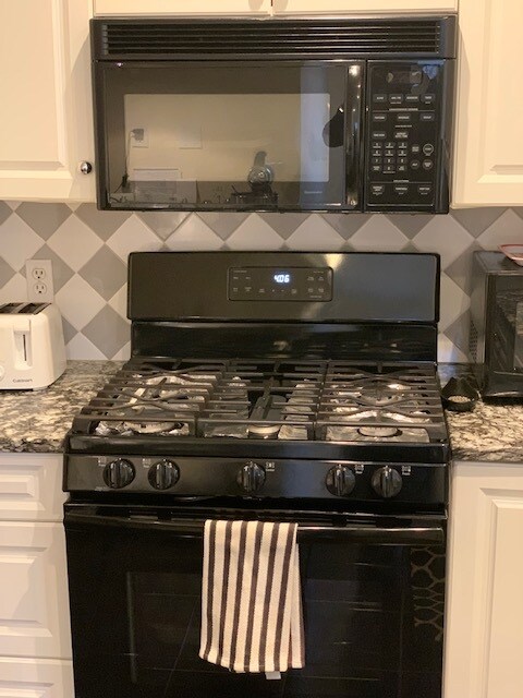 Building Photo - 10 Paisley Park