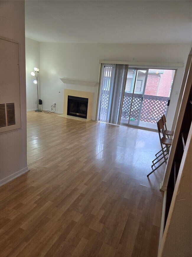 Building Photo - 6500 Harbor Town Dr